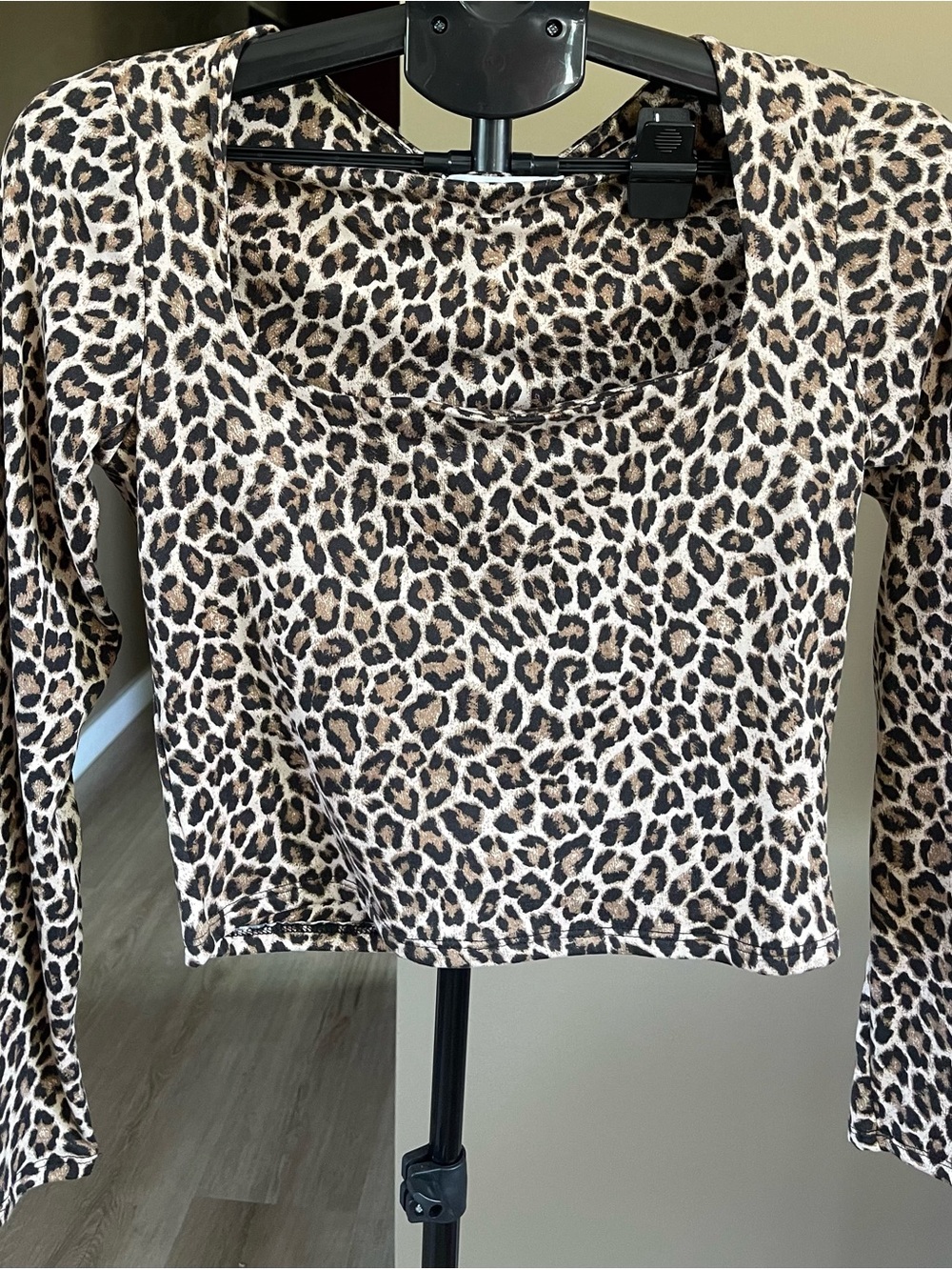 gaze Leopard-Print Long Sleeve Crop Top in Tan and Black